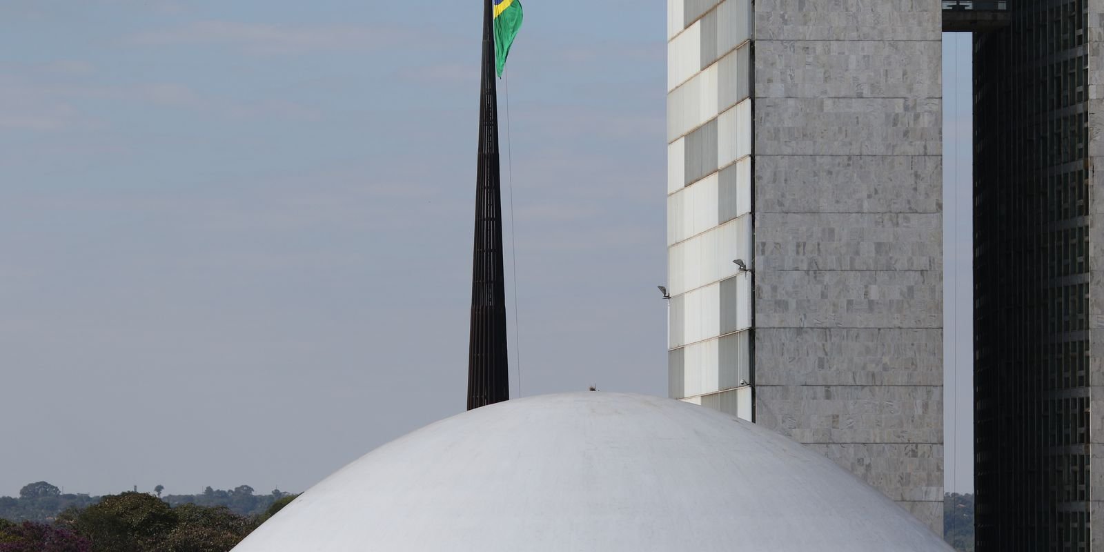 Senadores selecionam medidas para compensar desoneração da folha