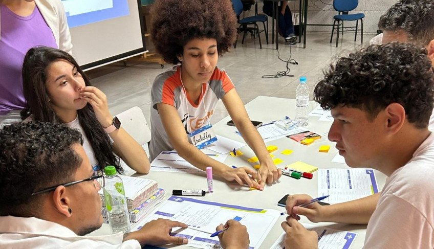 Conexão Jovem fomenta empreendedorismo e inovação em dez escolas estaduais de Apucarana | ASN Paraná