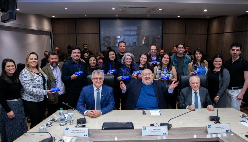 Referência em atendimento, nove Salas do Empreendedor de Curitiba recebem troféu Diamante | ASN Paraná