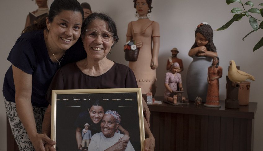 Exposição no Rio de Janeiro homenageia legado de Dona Izabel, icônica bonequeira do Jequitinhonha | ASN Minas Gerais