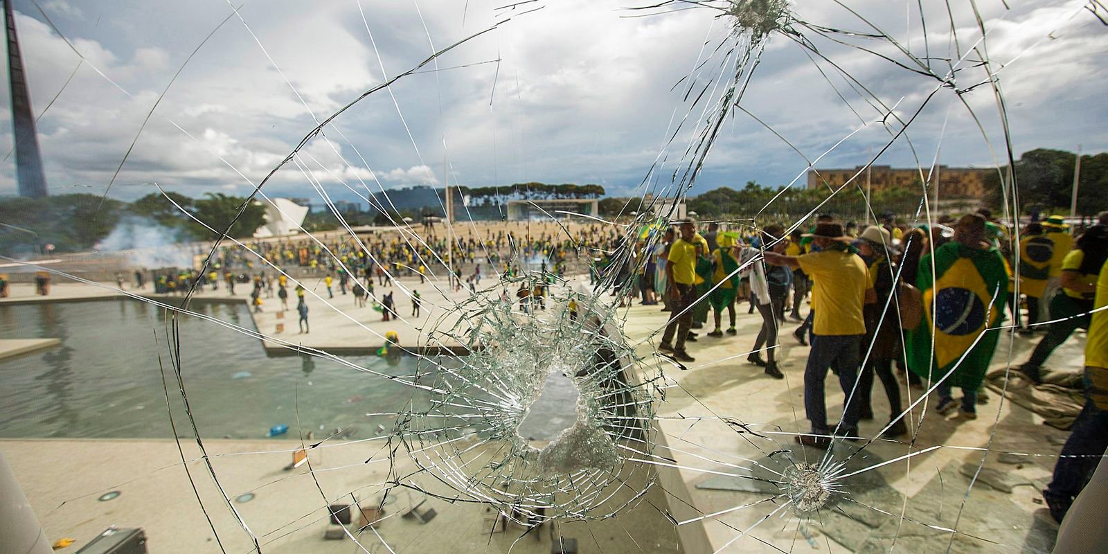 Anistiar crimes contra democracia é inconstitucional, dizem juristas